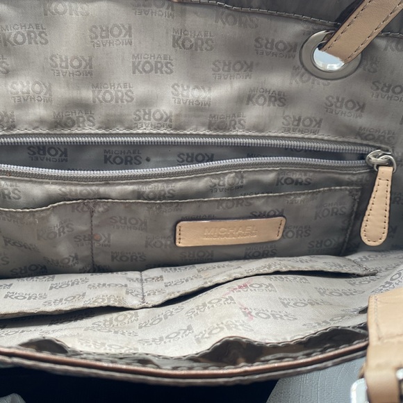 Michael Kors purse - Picture 3 of 4